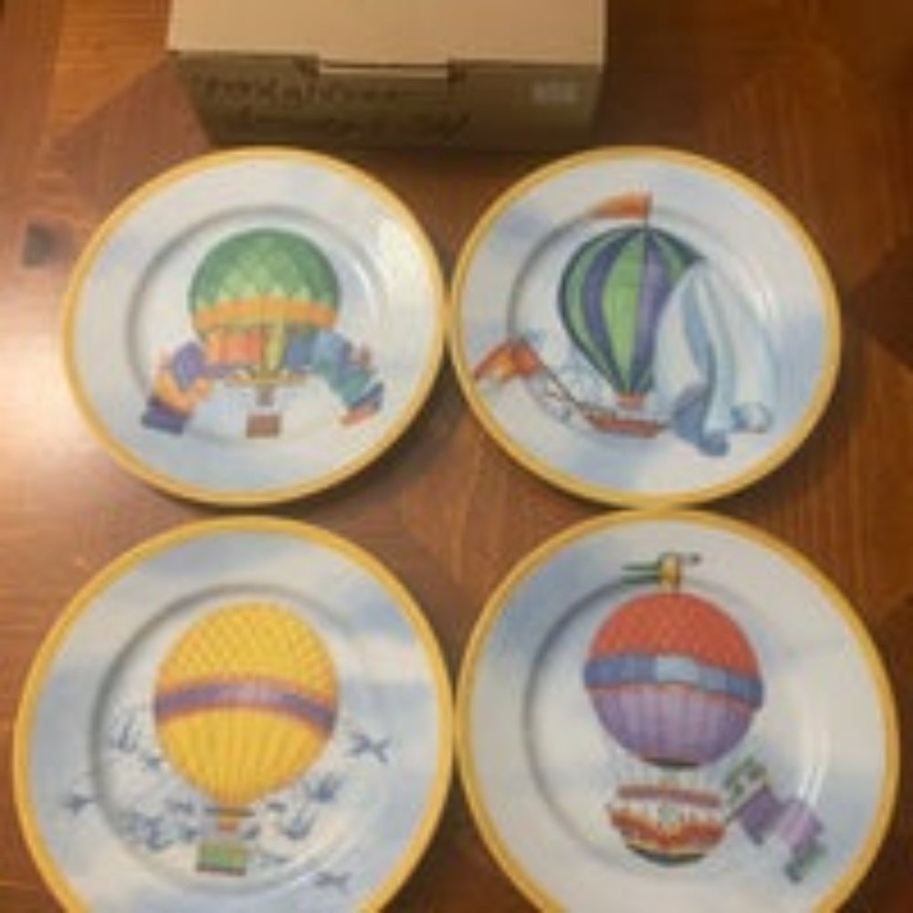 Williams Sonoma hot air balloon dessert plates set of 4 NIB